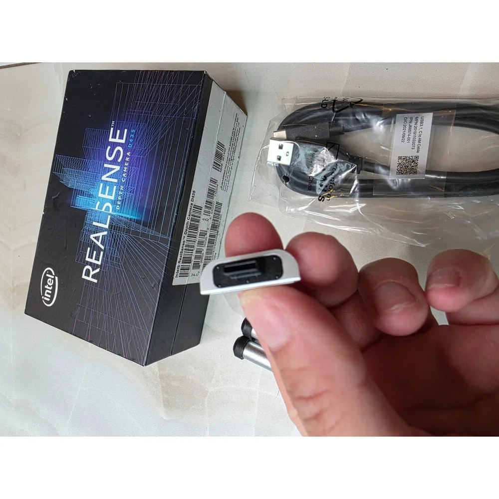 Intel RealSense Depth Camera D435 Accessories USB-C Cable Mini Tripod Box‎ W1